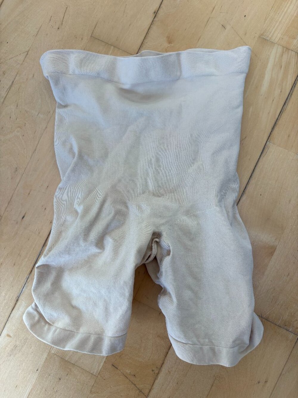 SKIMS Seamless Sculpt Mid Thigh Shaping Shorts size L Sand